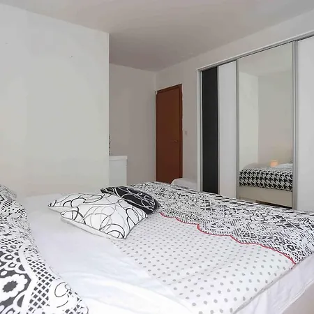 Apartment More